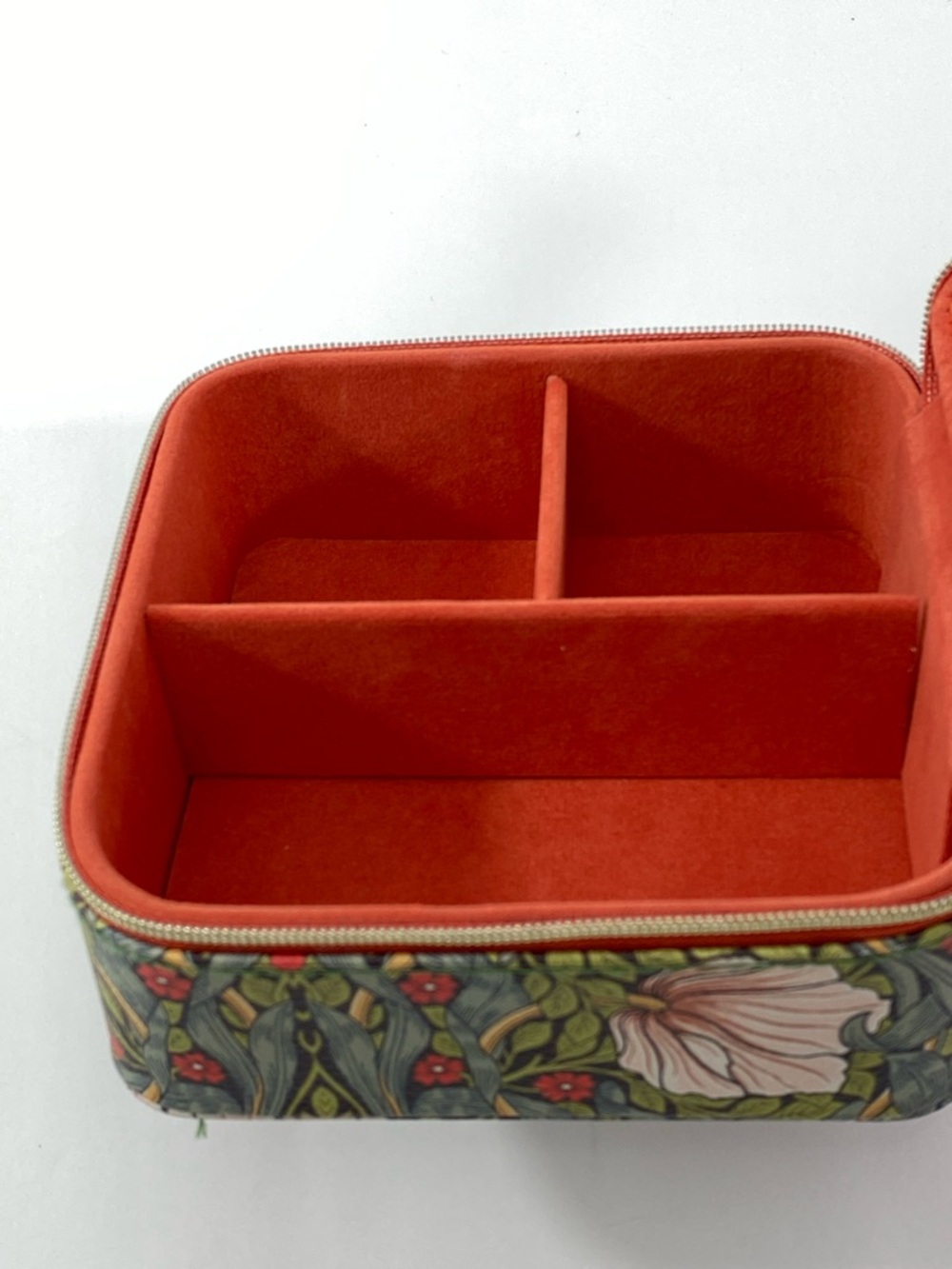 William Morris Women’s Pimpernel Jewelry Case Floral Green Pink Red Zipper NWT - Picture 10 of 16